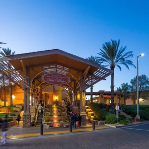 Desert Hills Premium Outlets