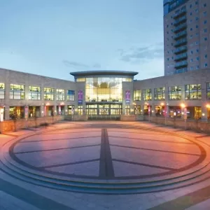 Lowry Outlet
