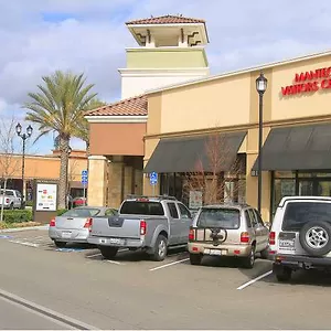 The Promenade Shops at Orchard Valley