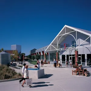 Petaluma Village Premium Outlets
