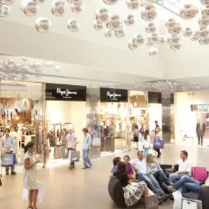 S.S. de los Reyes The Style Outlets